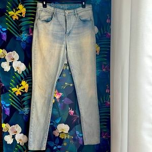 Levi’s Hi-Rise Skinny Jeans